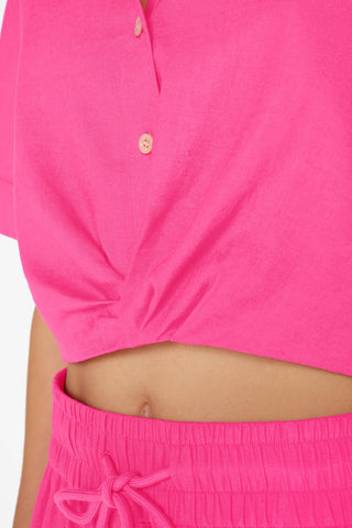 Frame - Cropped Twist Front Shirt in Flamingo